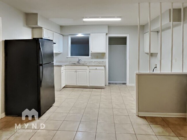 Foto del edificio - 3675 Ridgemont Ave