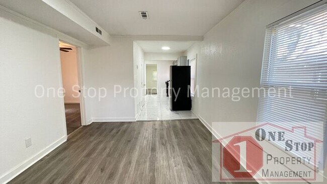 Foto del edificio - Beautiful 3 Bedroom 1.5 Bathroom Home in K...