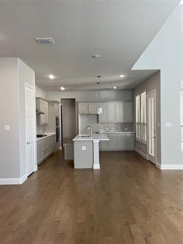 Building Photo - 12933 Cooper River Trl