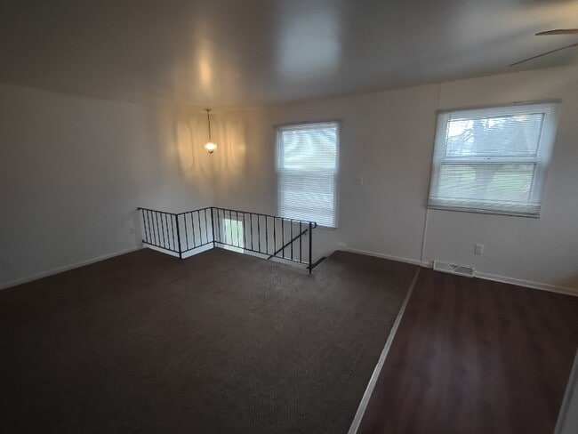 Building Photo - 1394 Carriage Hill Dr SE