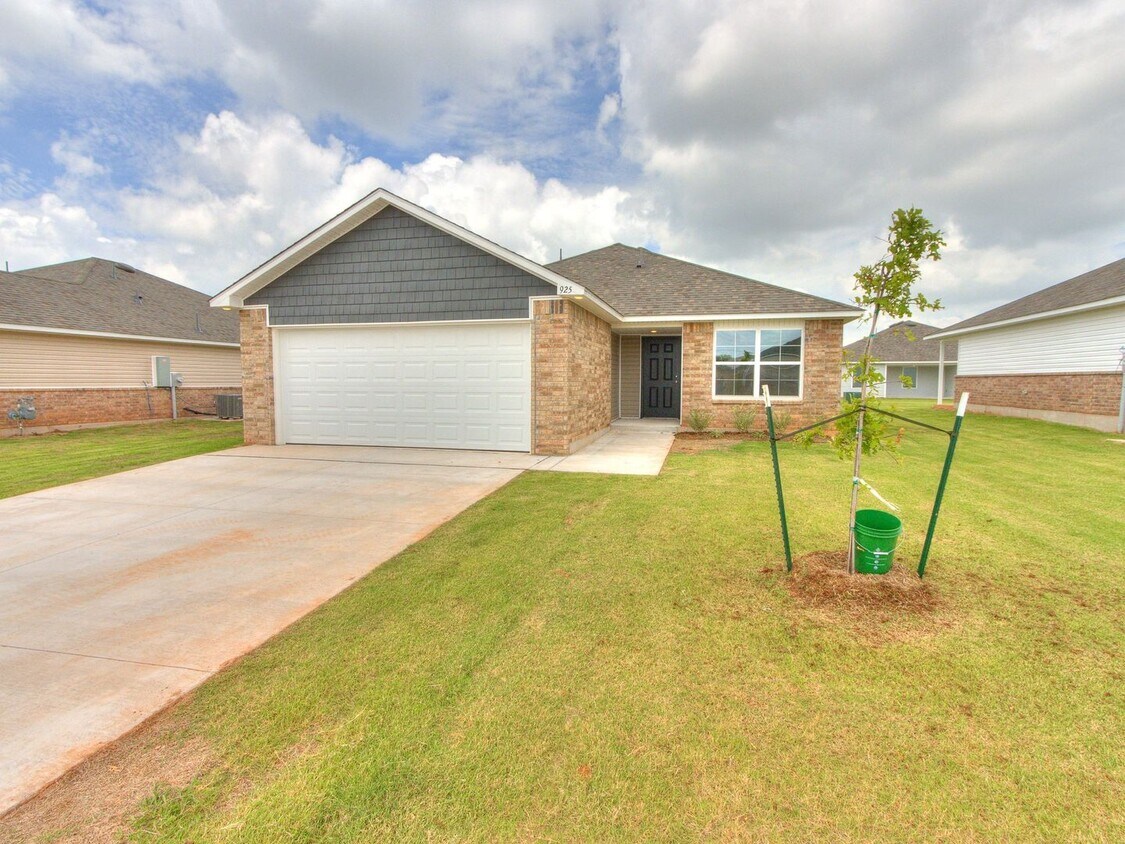 Foto principal - Beautiful New Home! Mustang Schools!