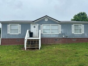 Building Photo - 127 Alyene Dr