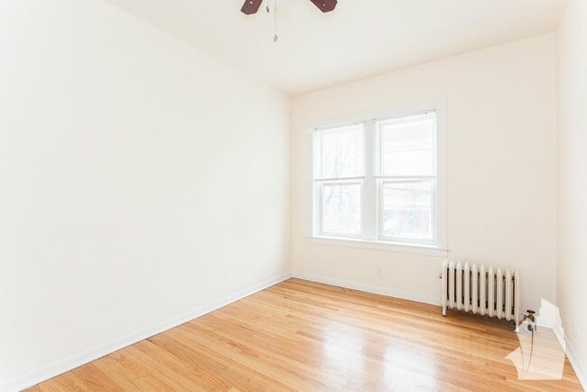 Foto del edificio - 1828 W Lawrence Ave