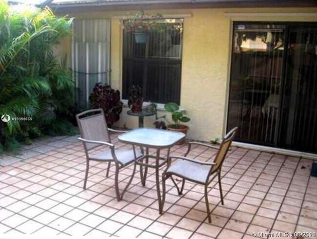 Building Photo - 3954 Cocoplum Cir
