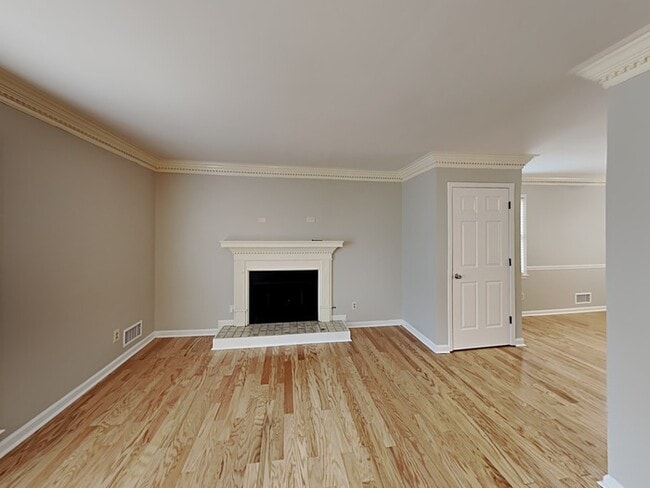 Building Photo - 8878 Carroll Manor Dr