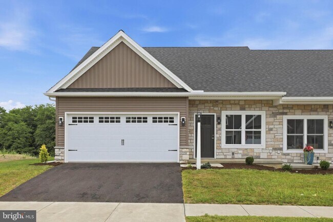 Building Photo - 116 Hillard Fld