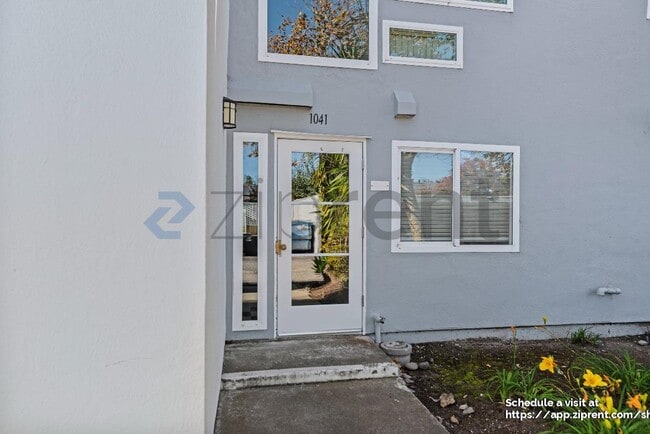 Building Photo - 1041 Shell Blvd