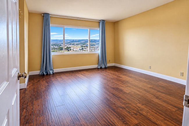 Building Photo - 730 Stonegate Dr