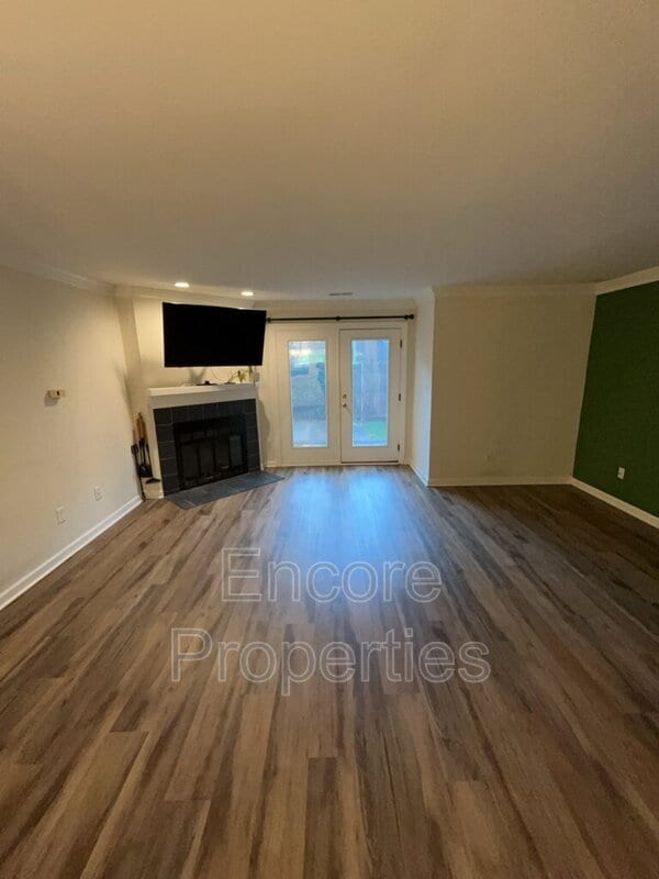 Building Photo - 1608 Township Cir