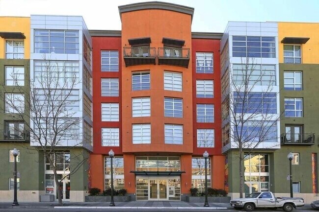 Foto del edificio - 585 9th St