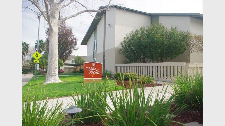 Foto principal - 7940 Brentwood Blvd