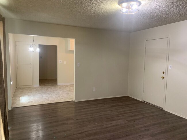 Foto del edificio - Rent Reduced-Won’t Last Long!!!