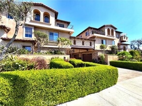 Building Photo - 706 S Pacific Coast Hwy