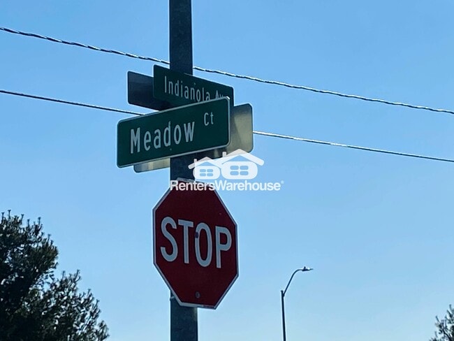 Foto del edificio - 2000 Meadow Ct