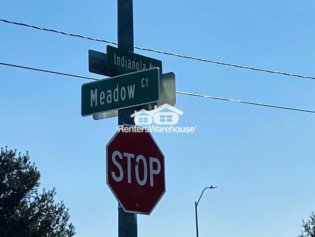 Foto del edificio - 2000 Meadow Ct