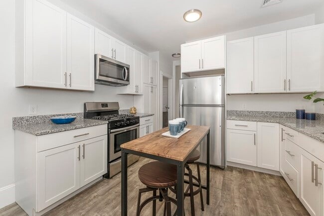 Photo - 172 Boylston St House