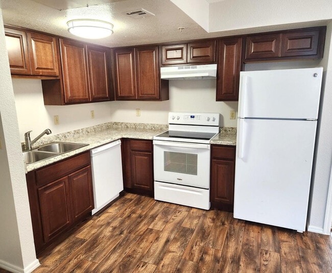 Foto del edificio - 16033 N 25th St