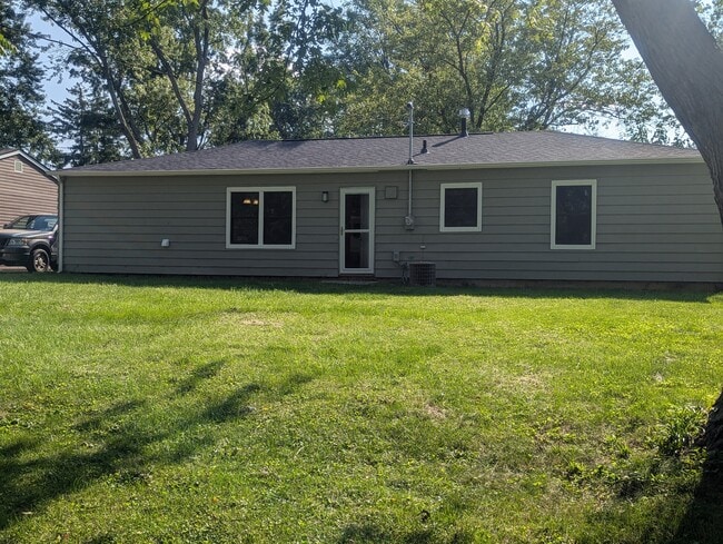 Building Photo - 3766 Rutledge Dr