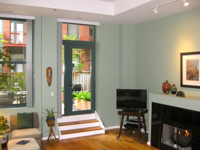 Foto del edificio - 208 W Washington St