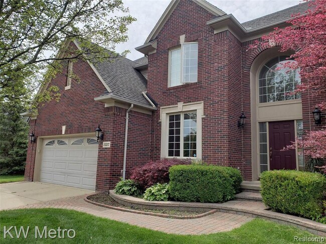 Building Photo - 1227 Letica Dr