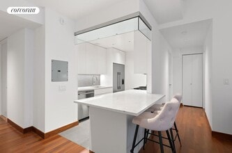 Building Photo - 305 E 63rd St