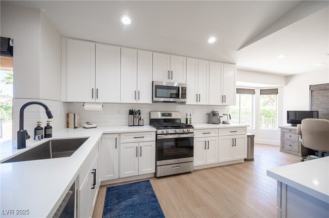 Building Photo - 2548 Tumble Brook Dr