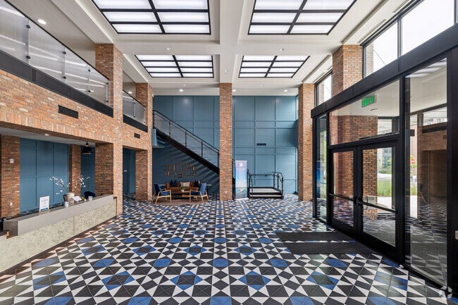 Lobby Photo - The August
