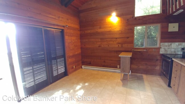 Building Photo - 1 br, 1 bath House - 19716 Stavis Bay Rd NW