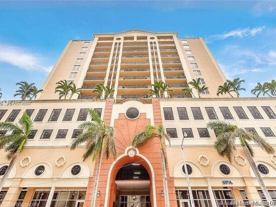 Building Photo - 357  Almeria Ave  1004 Coral Gables FL 33134