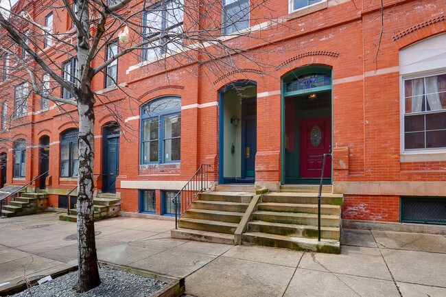 Building Photo - 2118 St Paul St