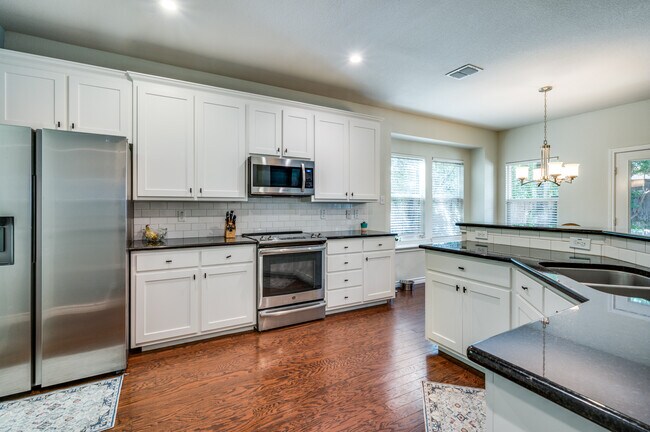 Building Photo - 4809 Bryce Ave