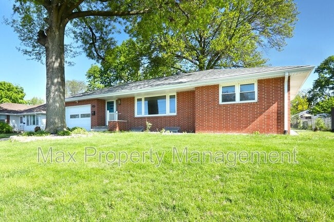 Building Photo - 7217 Maple Dr