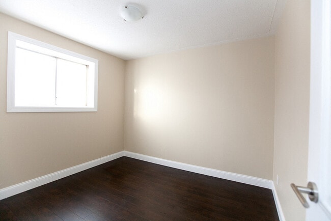 Building Photo - 18 Elm Street