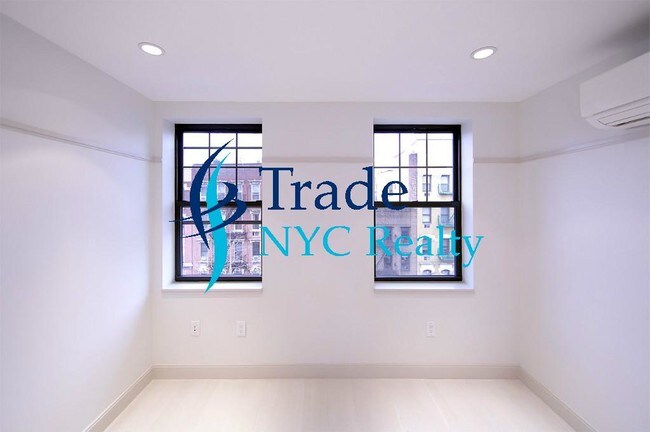 Building Photo - 557 Broome St