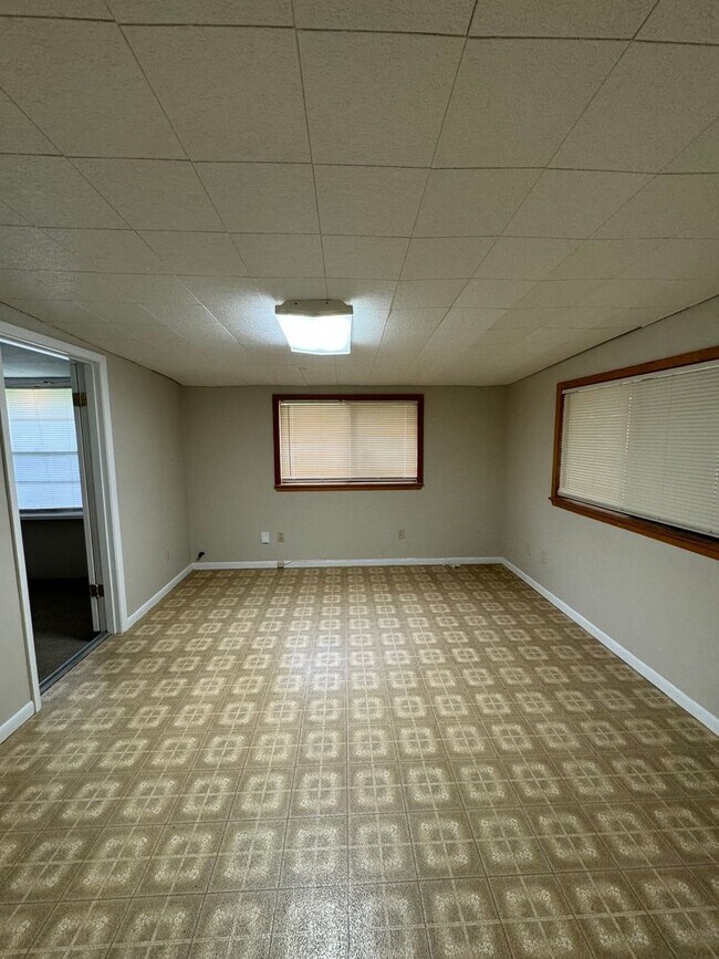 Building Photo - Rental Property