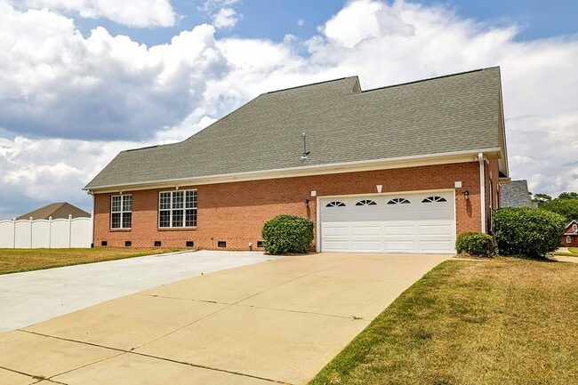 Building Photo - 523 Murray Fork Dr