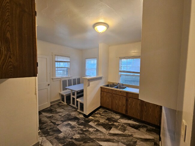 Building Photo - 1602 Hearthstone Dr