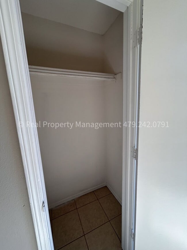 Building Photo - 1805 Cherrybark Bend