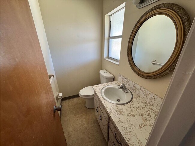 Building Photo - 245 Center Rd