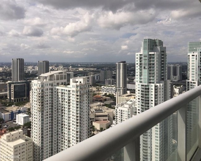 Studio, 1 bath 100 Biscayne Blvd Apartment for Rent in Miami, FL