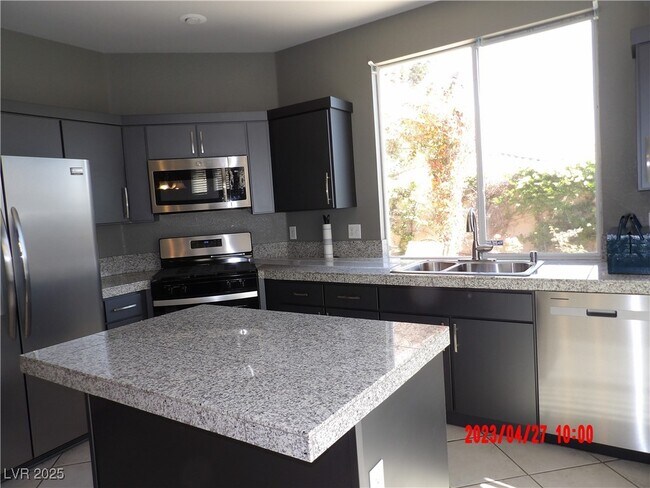 Building Photo - 10704 Moon Flower Arbor Pl