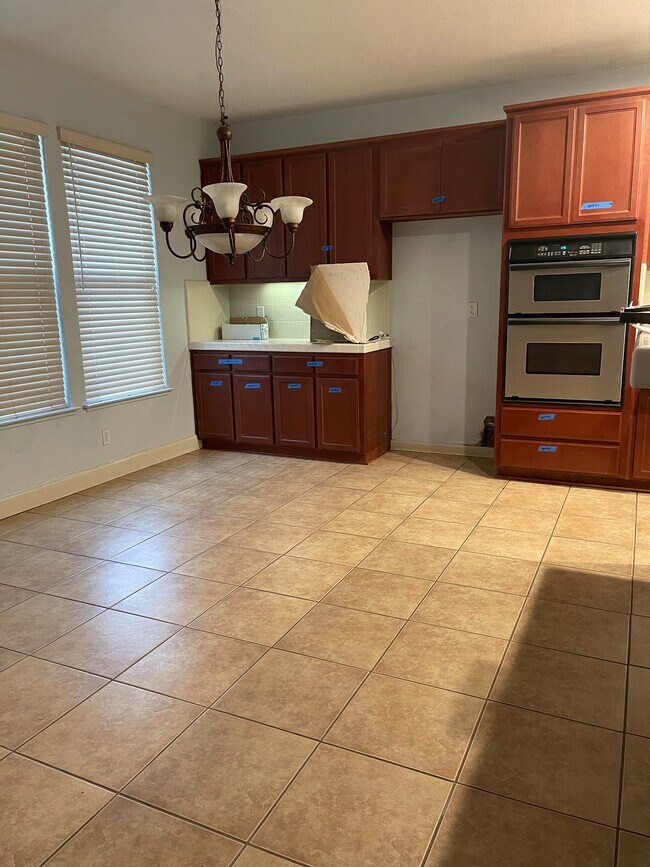 Building Photo - 10413 Big Oak Cir