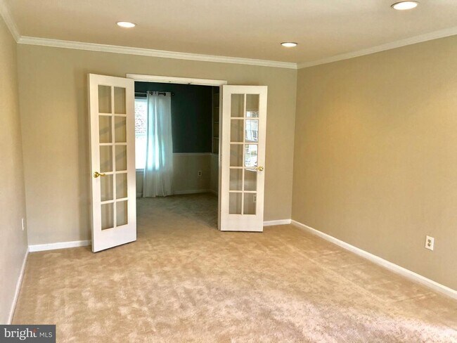 Foto del edificio - 15860 Montview Dr