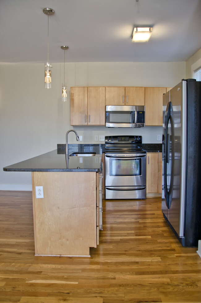 Kitchen - 817 3rd Ave N