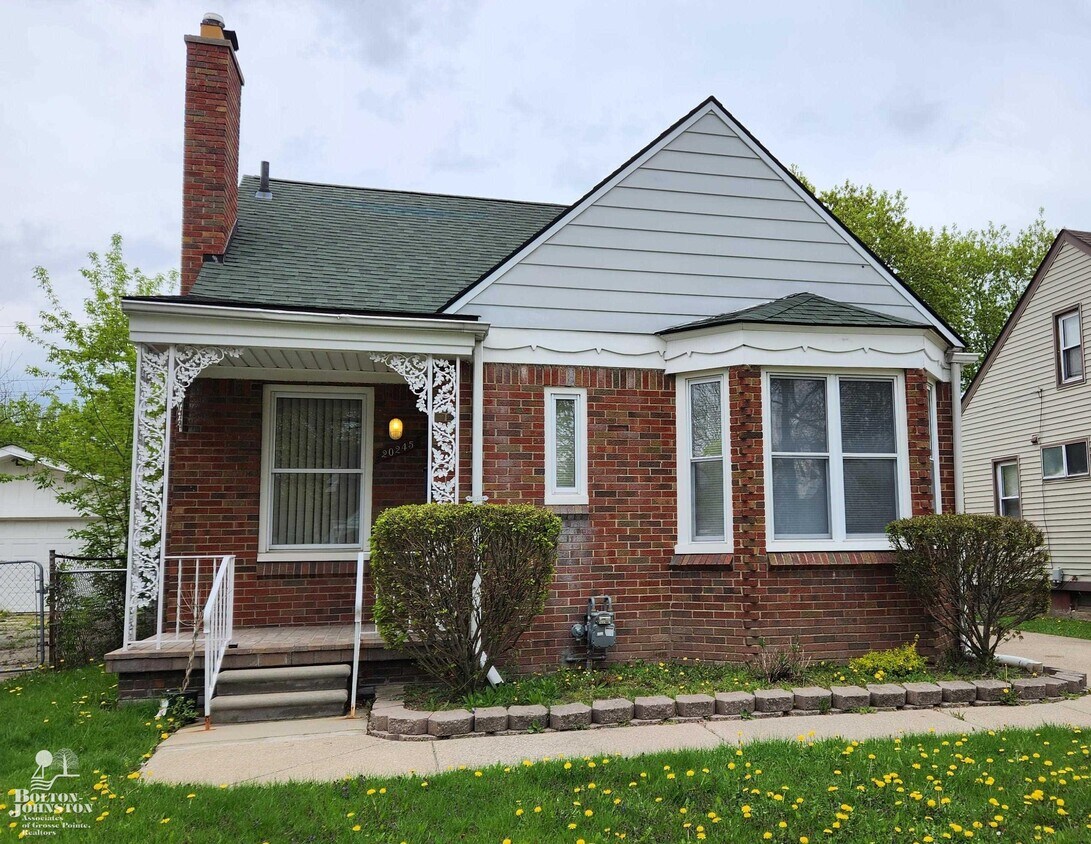 20245 Washtenaw St, Harper Woods, MI 48225 House Rental in Harper