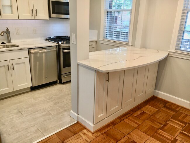 Building Photo - 2736 Ordway St NW