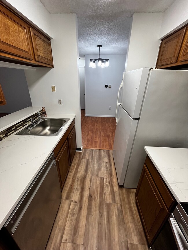 Cocina - 1914 Ravens Crest Dr