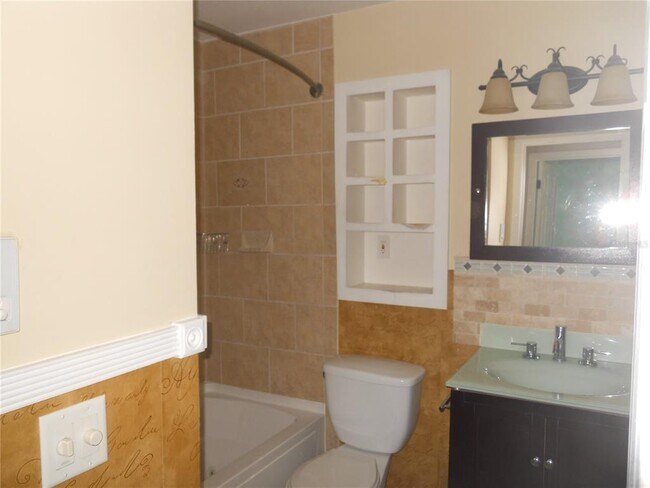 Building Photo - 2531 Sable Ave