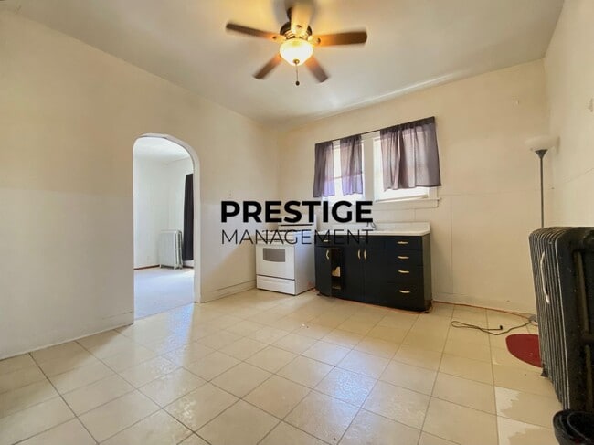 Foto del edificio - Spacious 2 Bedroom Apartment in Whiting