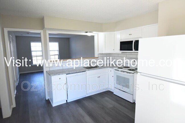 Building Photo - 912 S Edgebrook Ln